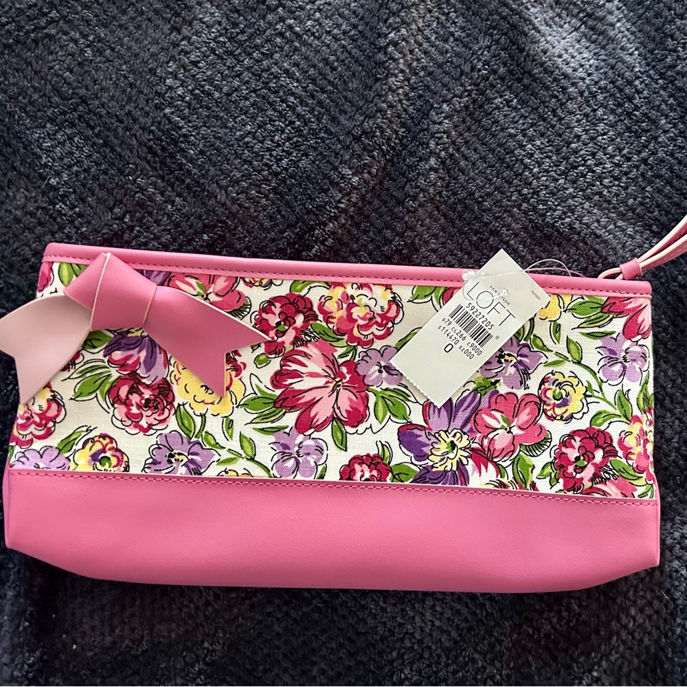 NWT Ann Taylor Loft Wristlet